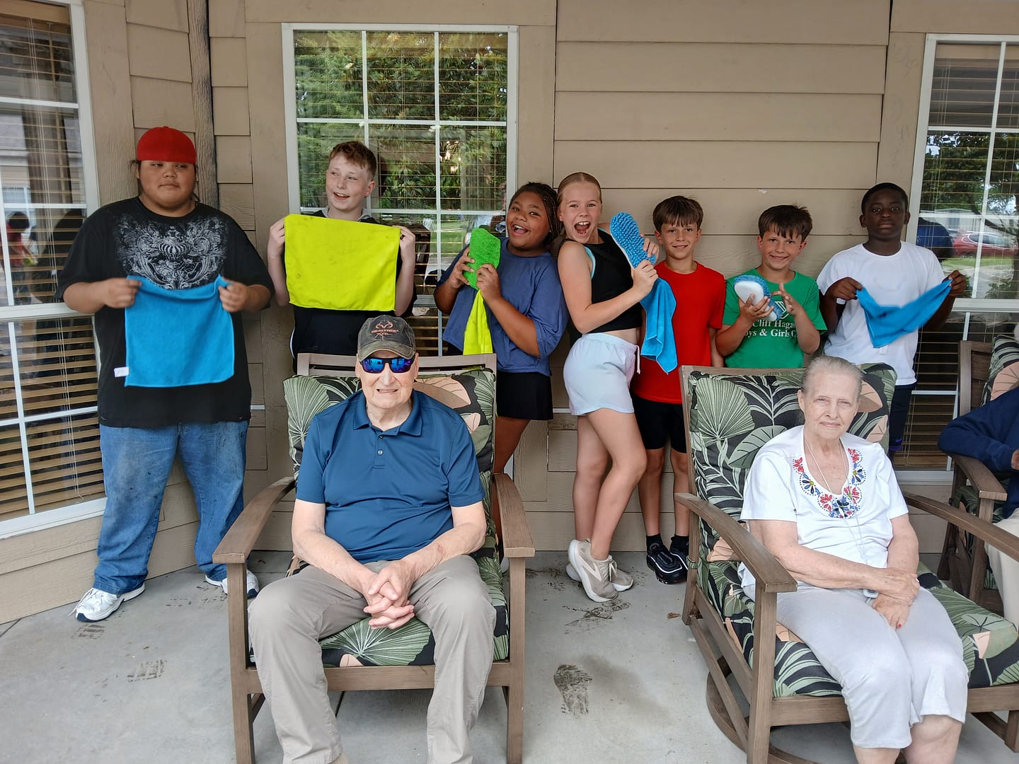 photo of children from the Cliff Hagan Boys and Girls Club with residents at Morning Pointe of Owensboro