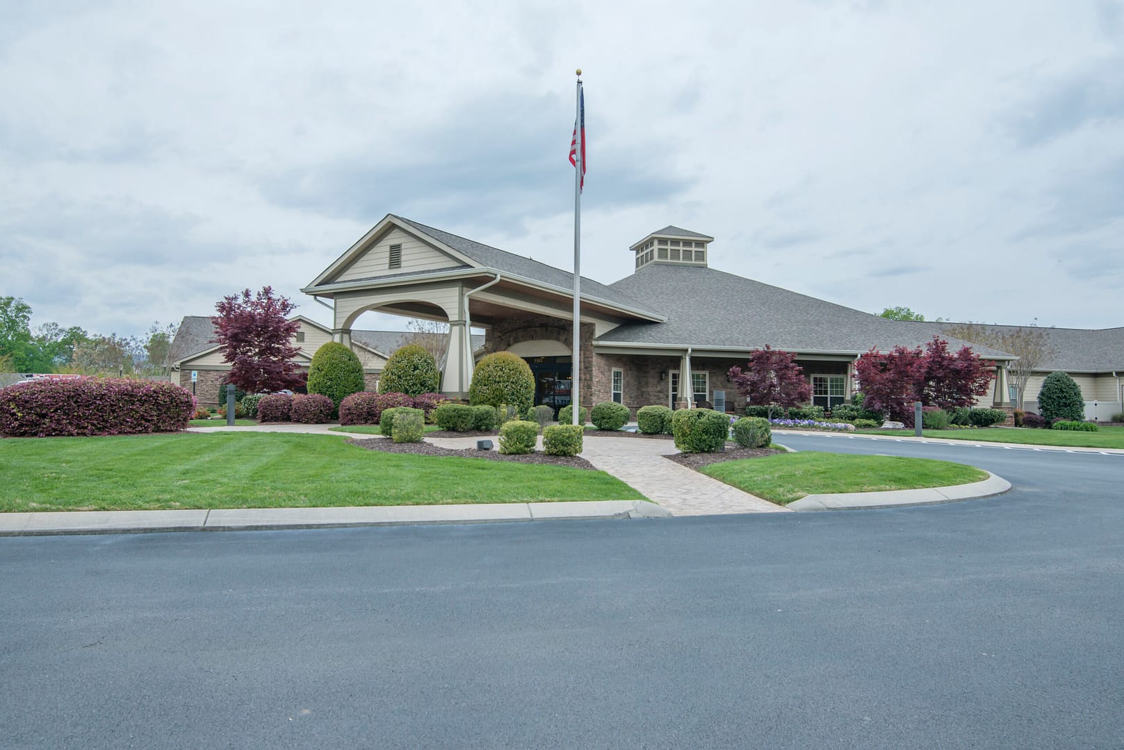 Exterior shot of Morning Pointe Senior Living of Hixson