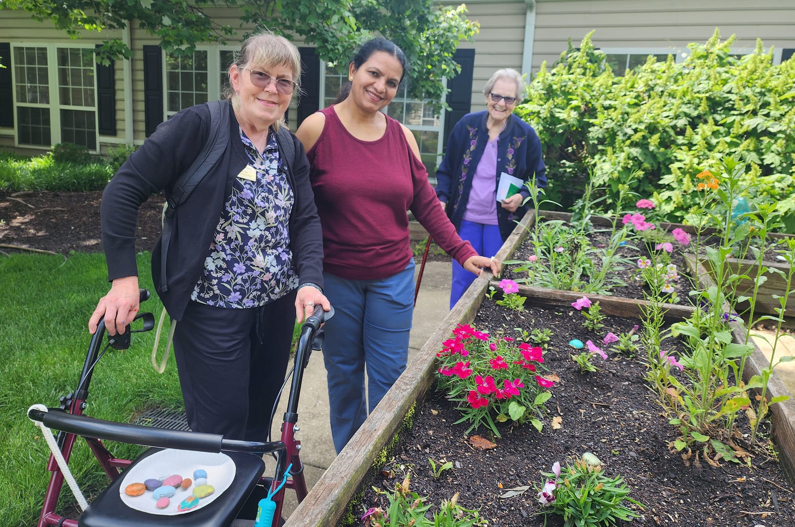 photo of gardening at Frankfort PC