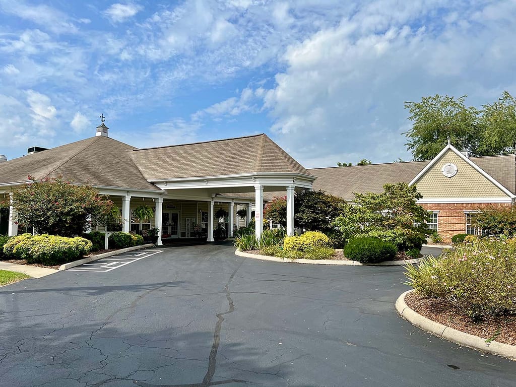 Exterior shot of Morning Pointe Senior Living of Greeneville in Tennessee