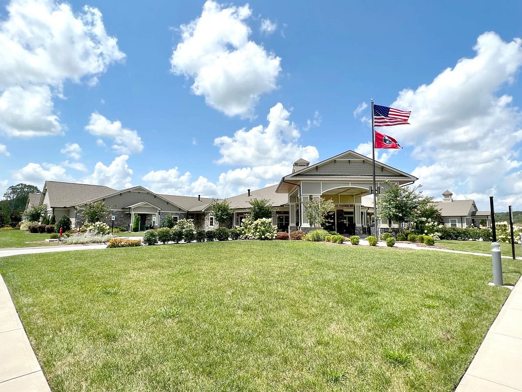 Exterior shot of Morning Pointe Senior Living of East Hamilton in Tennessee