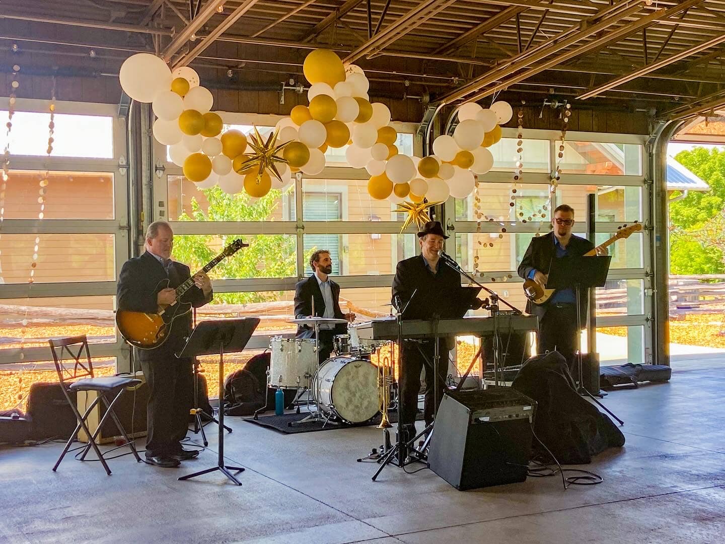 photo of the Barkey Bryant Band