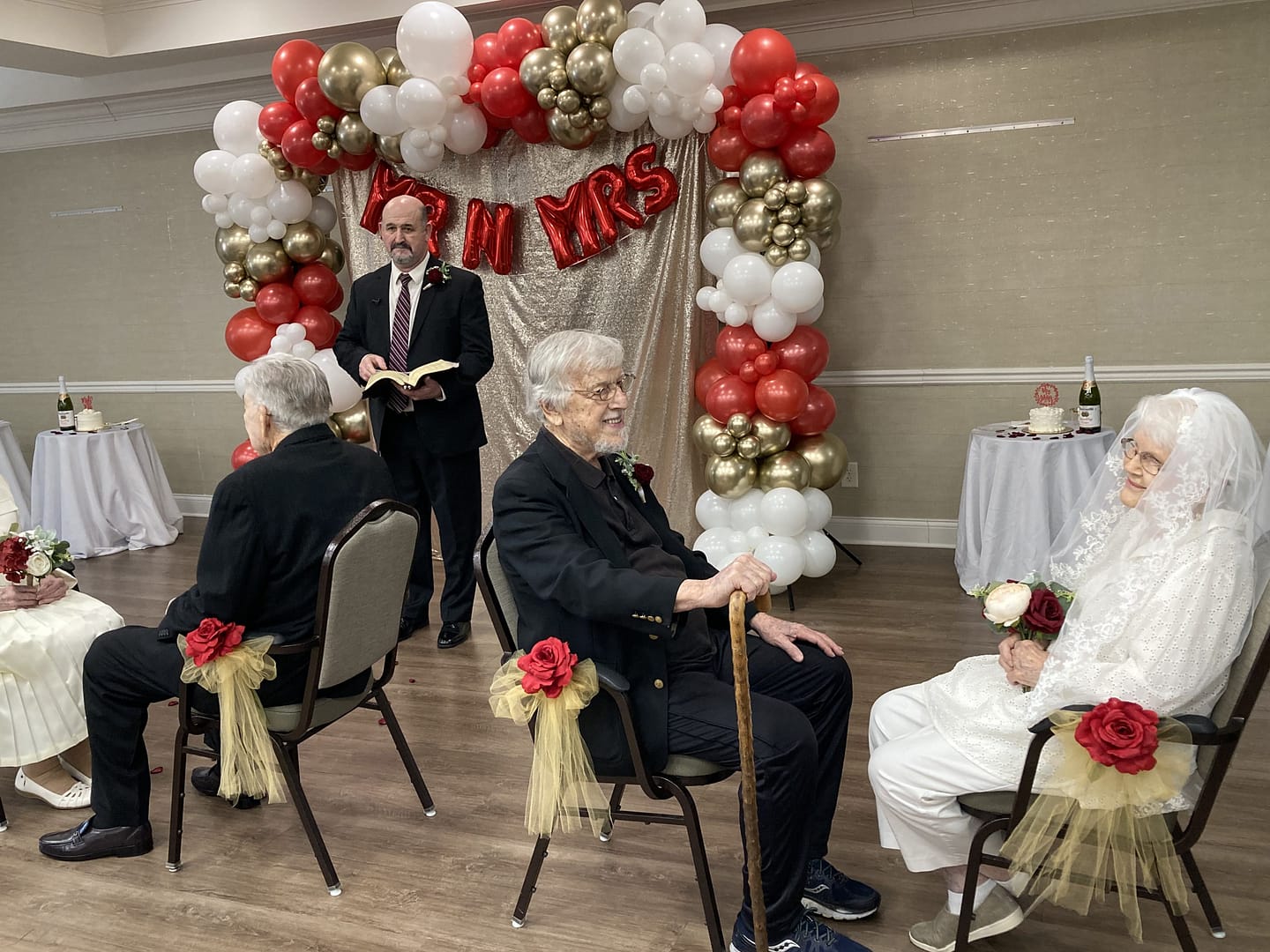 photo of the vow renewal ceremony at Morning Pointe of Chattanooga