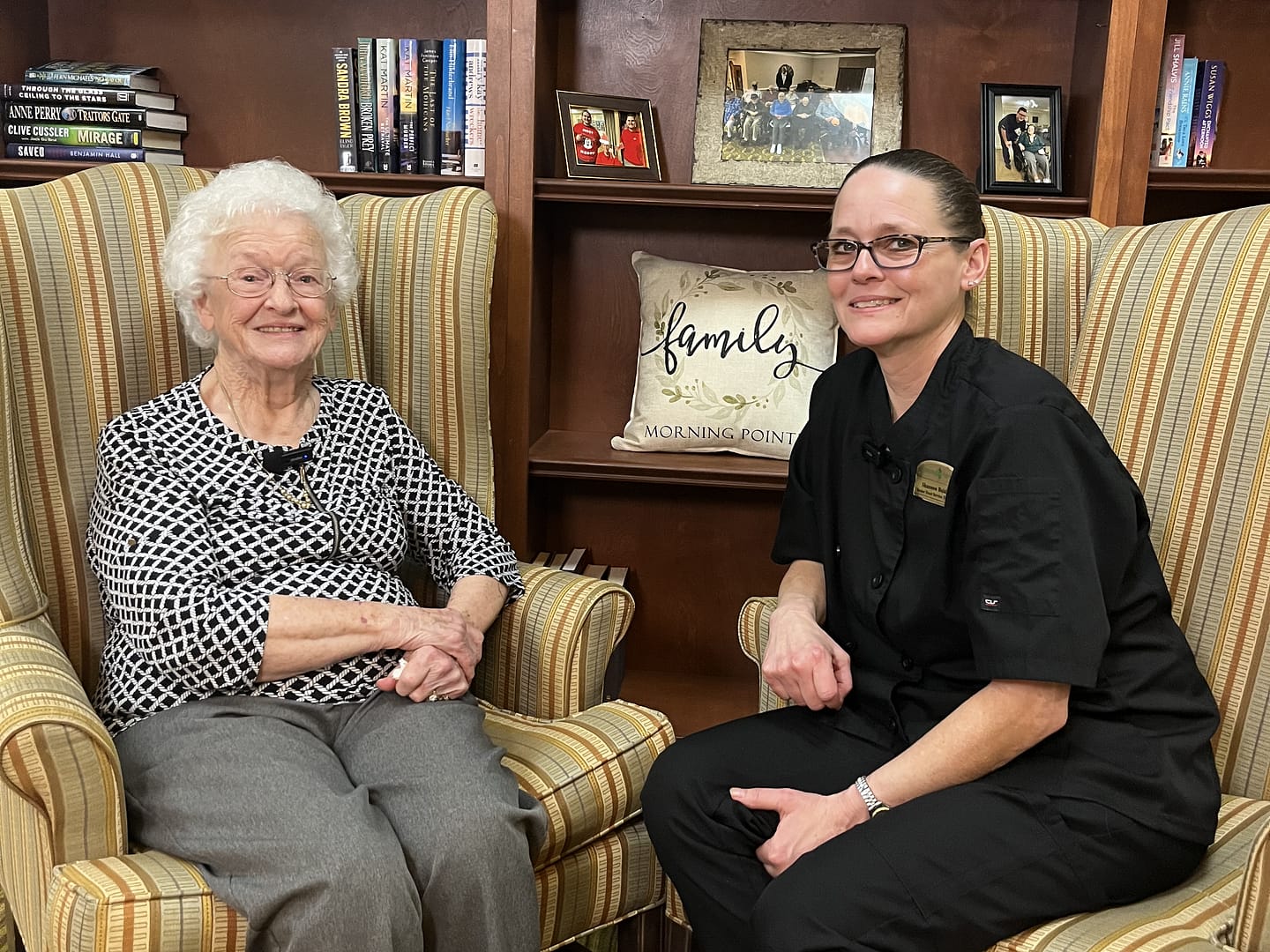 photo of resident Cleo Wayman and Shannon Bolden, food service director at Morning Pointe of Powell