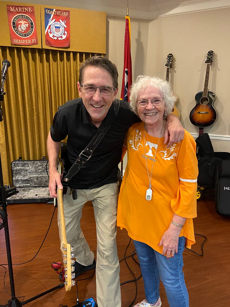 Photo of Lance Harvill with Carolyn Hodge, resident at Morning Pointe of Brentwood