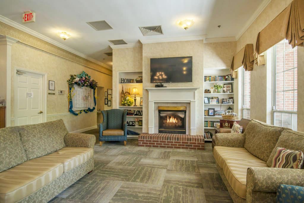 Collegedale-Lantern-Living-Area-1024x684