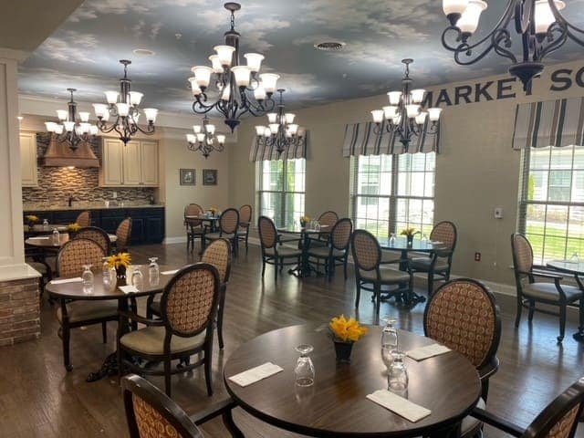 knoxville-lantern-dining.jpg