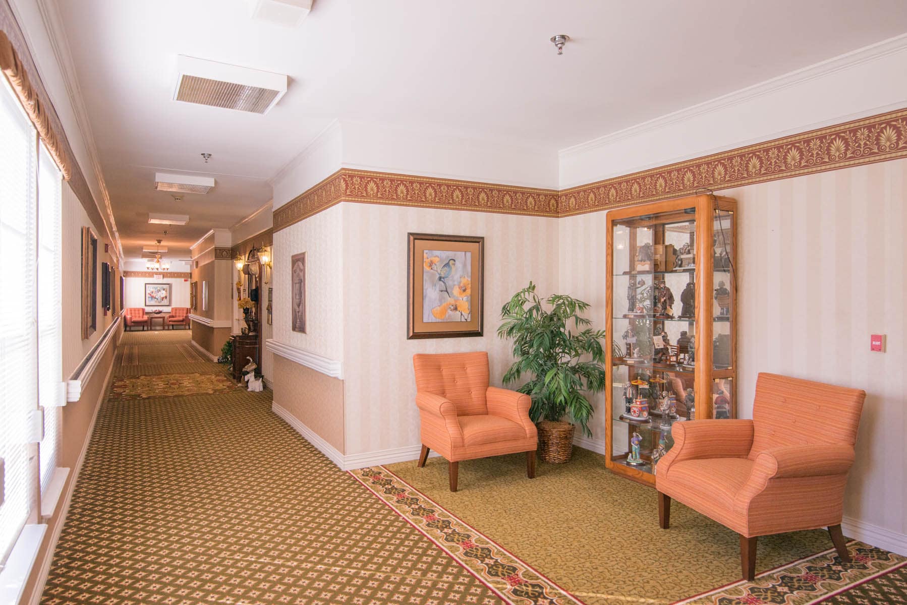 franklin campus hallway with sitting area