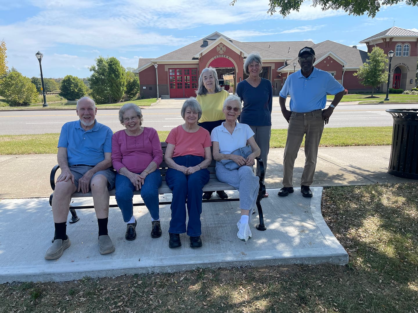 photo of Franklin Lantern residents outdoors