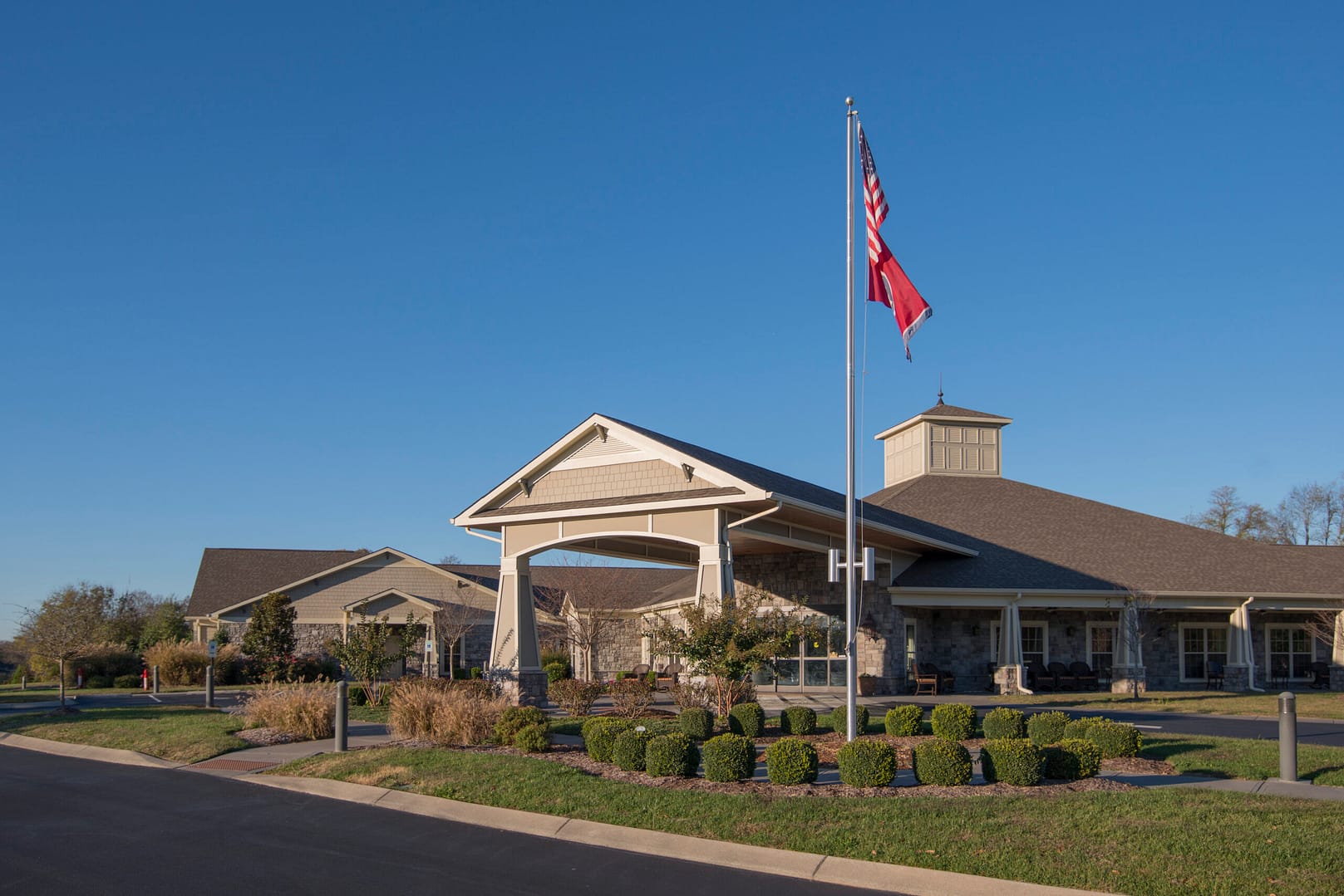 Exterior shot of Morning Pointe Senior Living of Brentwood, Tennessee