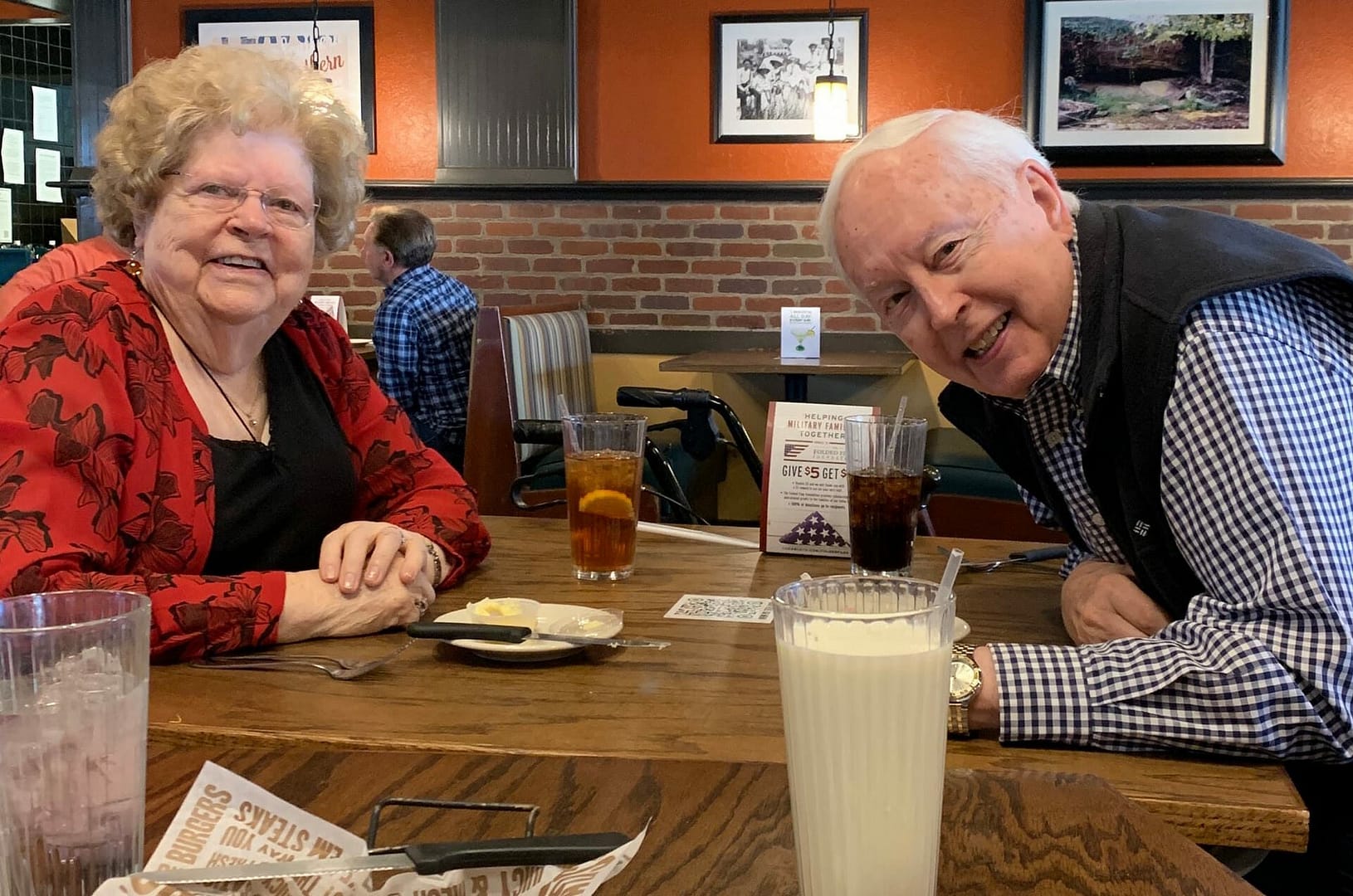 Dalton Hendren and his wife Barbara Eating at a restaurant