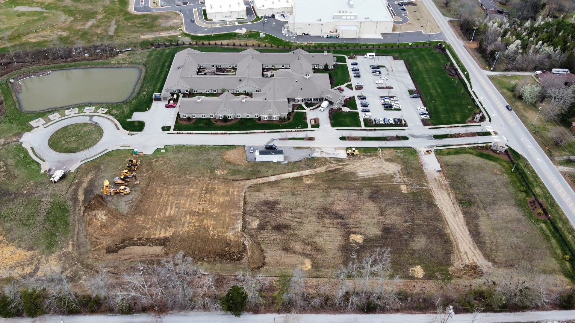 aerial photo of the Morning Pointe of East Hamilton campus March 2024