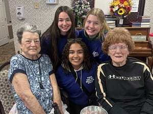 Photo of Morning Pointe of Athens residents with several Tennessee Wesleyan University students during the last Service Day