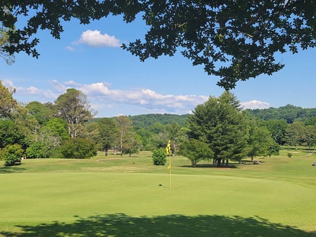 photo of Springbrook Golf & Country Club