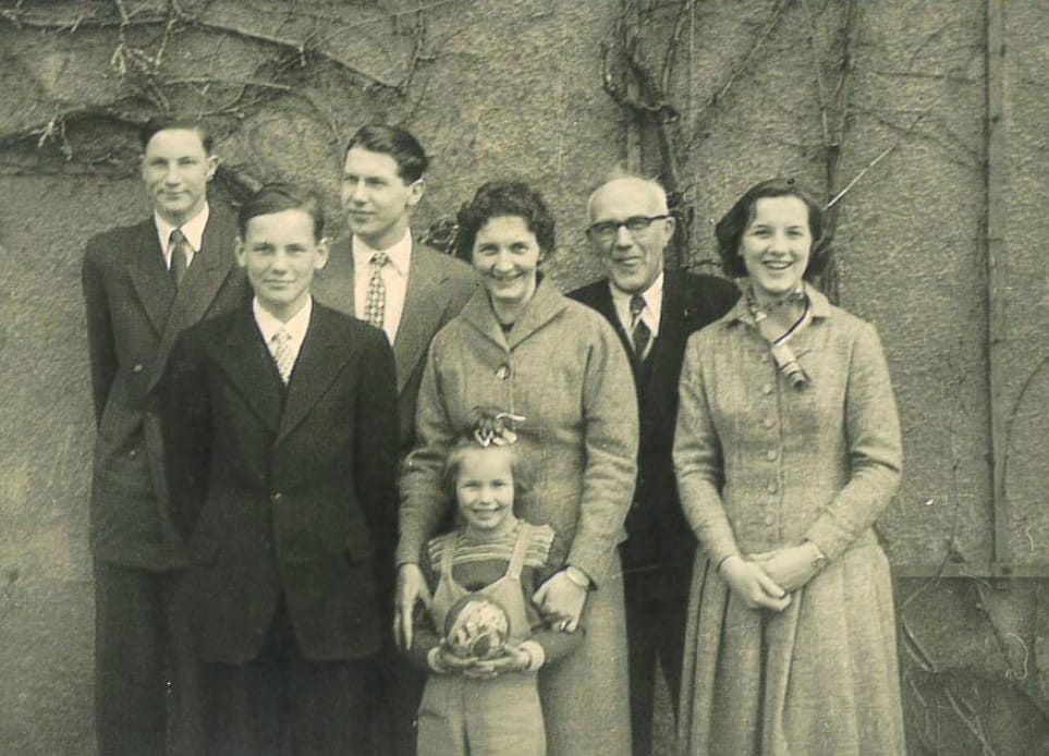 photo of the Domblüth family (Christel far right)